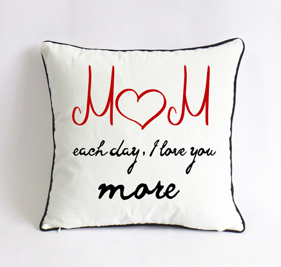 love you mom cushion