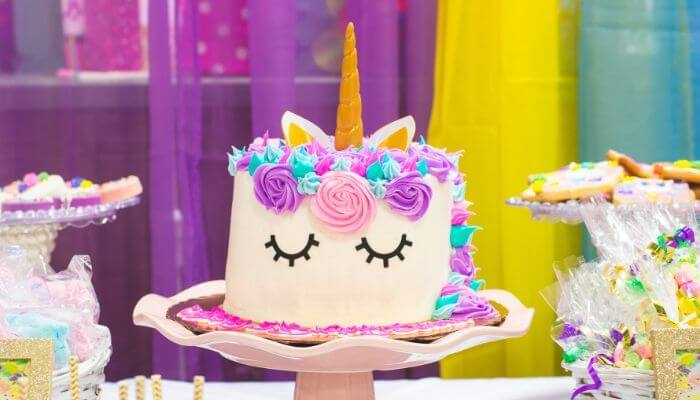 Designer Cakes for friendship day