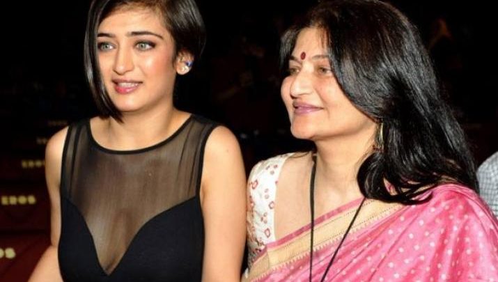 Shruti Hassan and Mother, Sarika