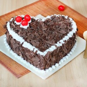 delicious-heart-shape-blackforest-cake