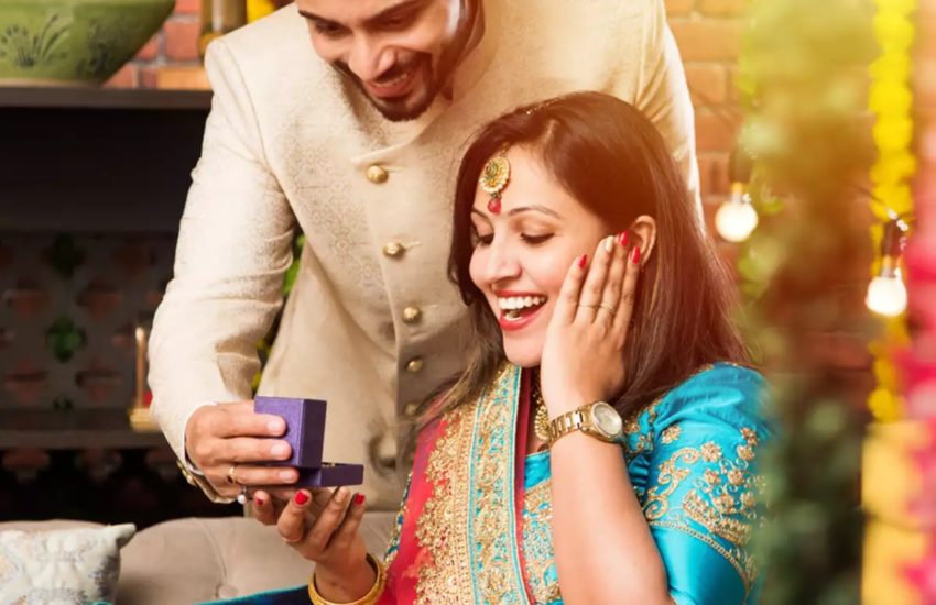 Karwa chauth sales gift for girlfriend