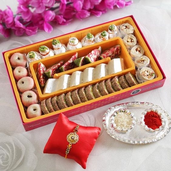 rakhi with sweets