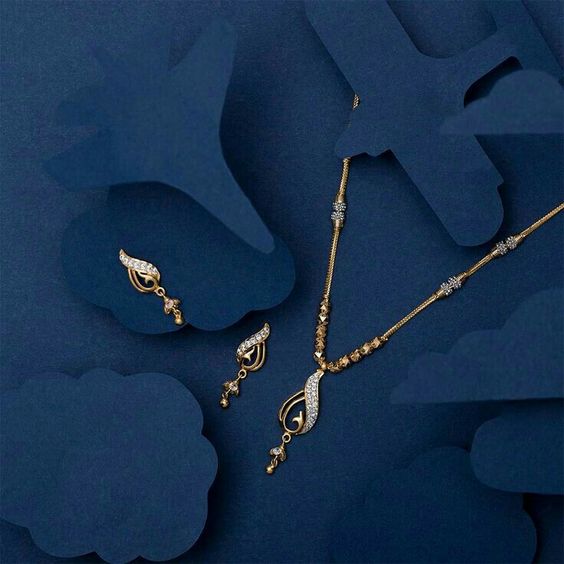 gold necklace- Karwa Chauth Gift