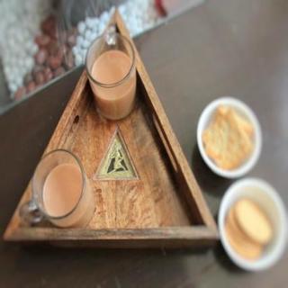 Triangle Dhokra Art Tray