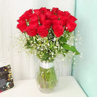 Red Roses Vase