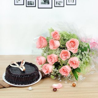 Fresh Cake with Pink Roses Combo