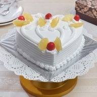 Heart Shape Pineapple Cream Cake