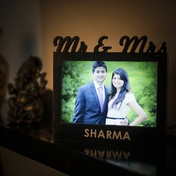 MR & MRS Photo Frame