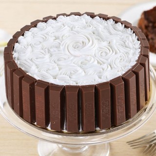 Kitkat Rose Cake