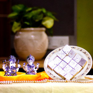 Laxmi Ganesha Silver Idol with Kaju Katli