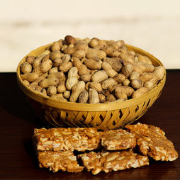 Roasted Shell Peanuts with Gachak