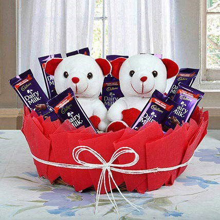 Valentine Cuddly Yummy Basket