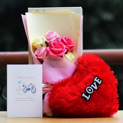 Aromatic Roses Bouquet with Heart Cushion