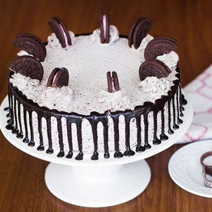 Choco Vanilla Oreo Cake