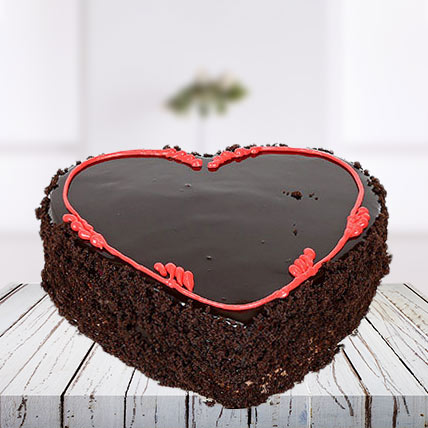 Choco Chips Heart Cake