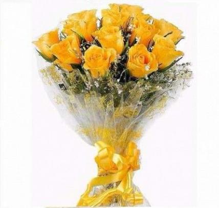 Valentine 18 Yellow Roses Bunch