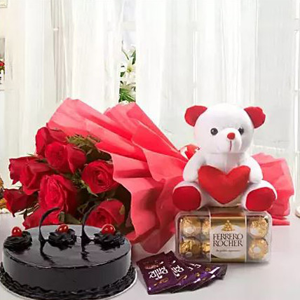 Valentine Love Combo With Chocolate Cake