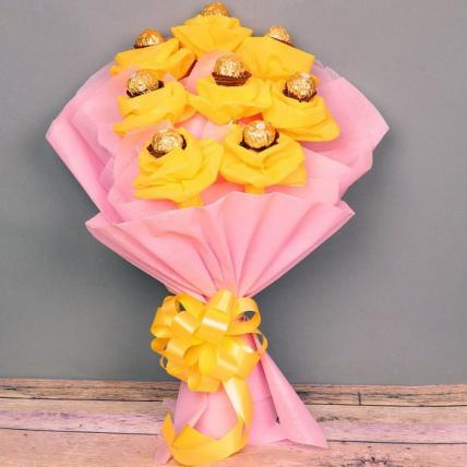 Valentine Yummy flowery bouquet