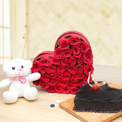 Valentine Roses in Box with Chocolate Cake