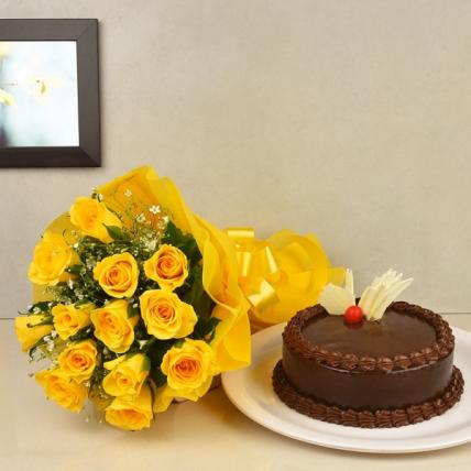 Elegant Yellow Roses & Choco Combo