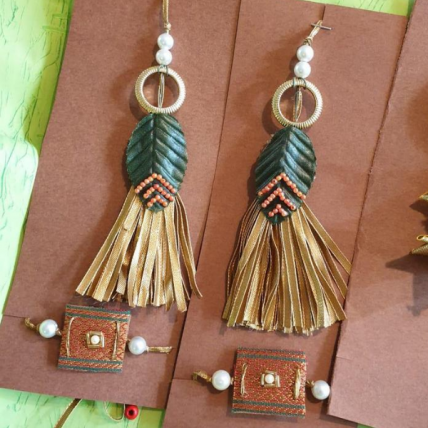Handmade Leaf Tassle Set
