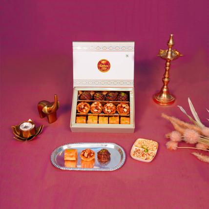 Regal Sweets Gift Box