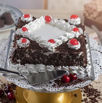 Yummy Square Blackforest Cream Cake